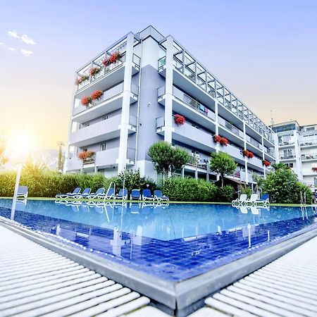 Ambassador Suite Hotel Рива дел Гарда Екстериор снимка