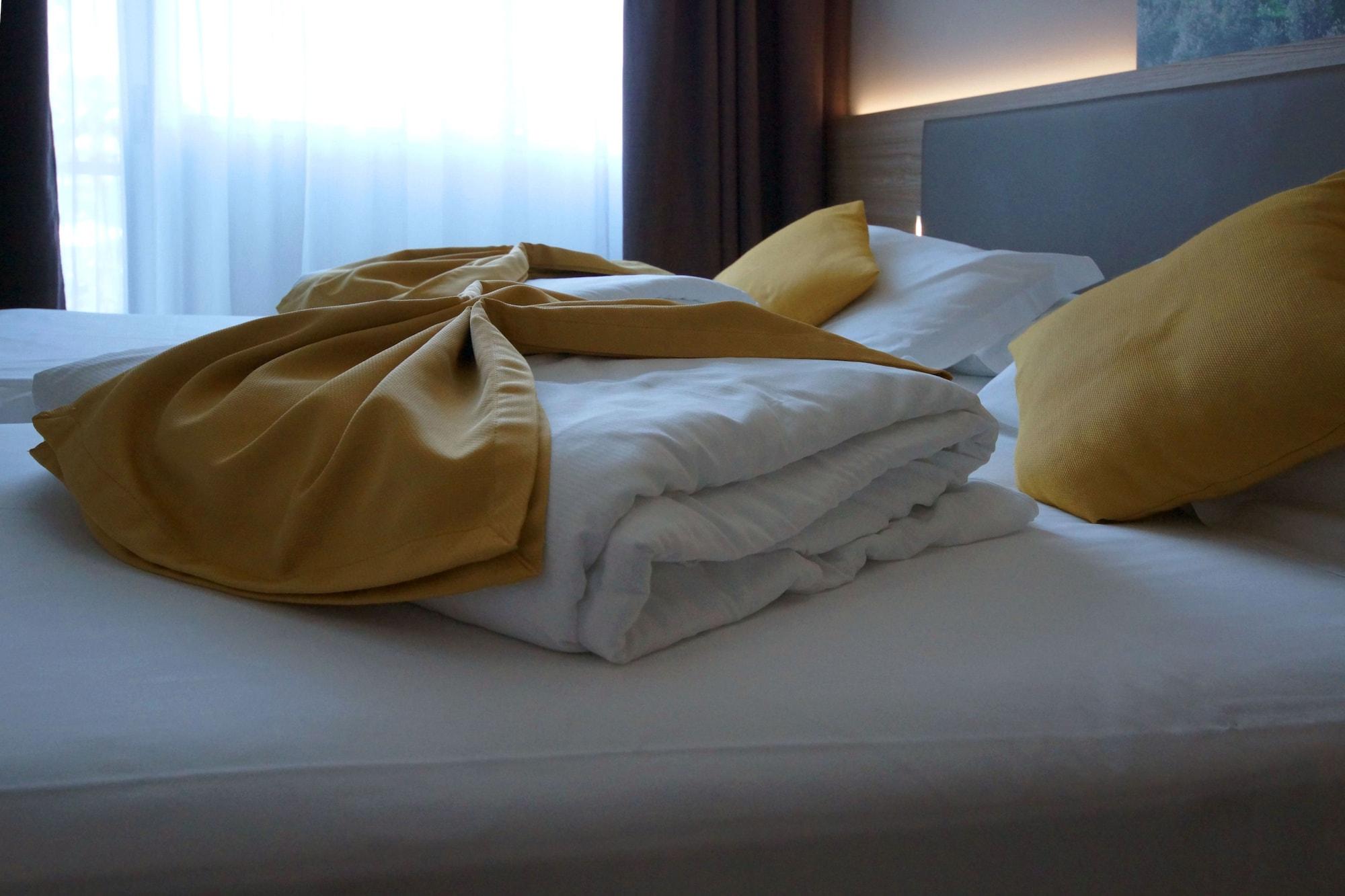 Ambassador Suite Hotel Рива дел Гарда Екстериор снимка