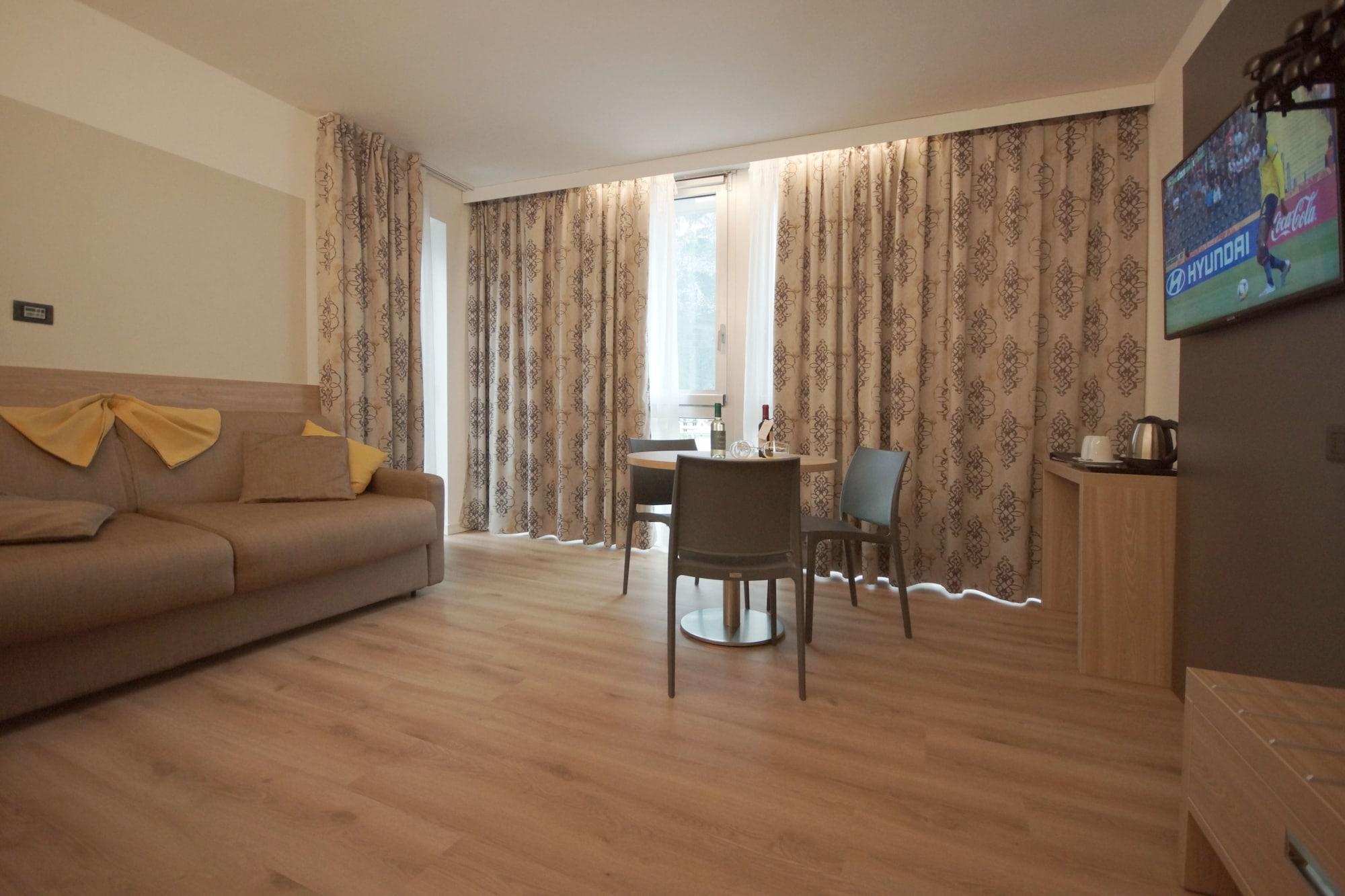 Ambassador Suite Hotel Рива дел Гарда Екстериор снимка