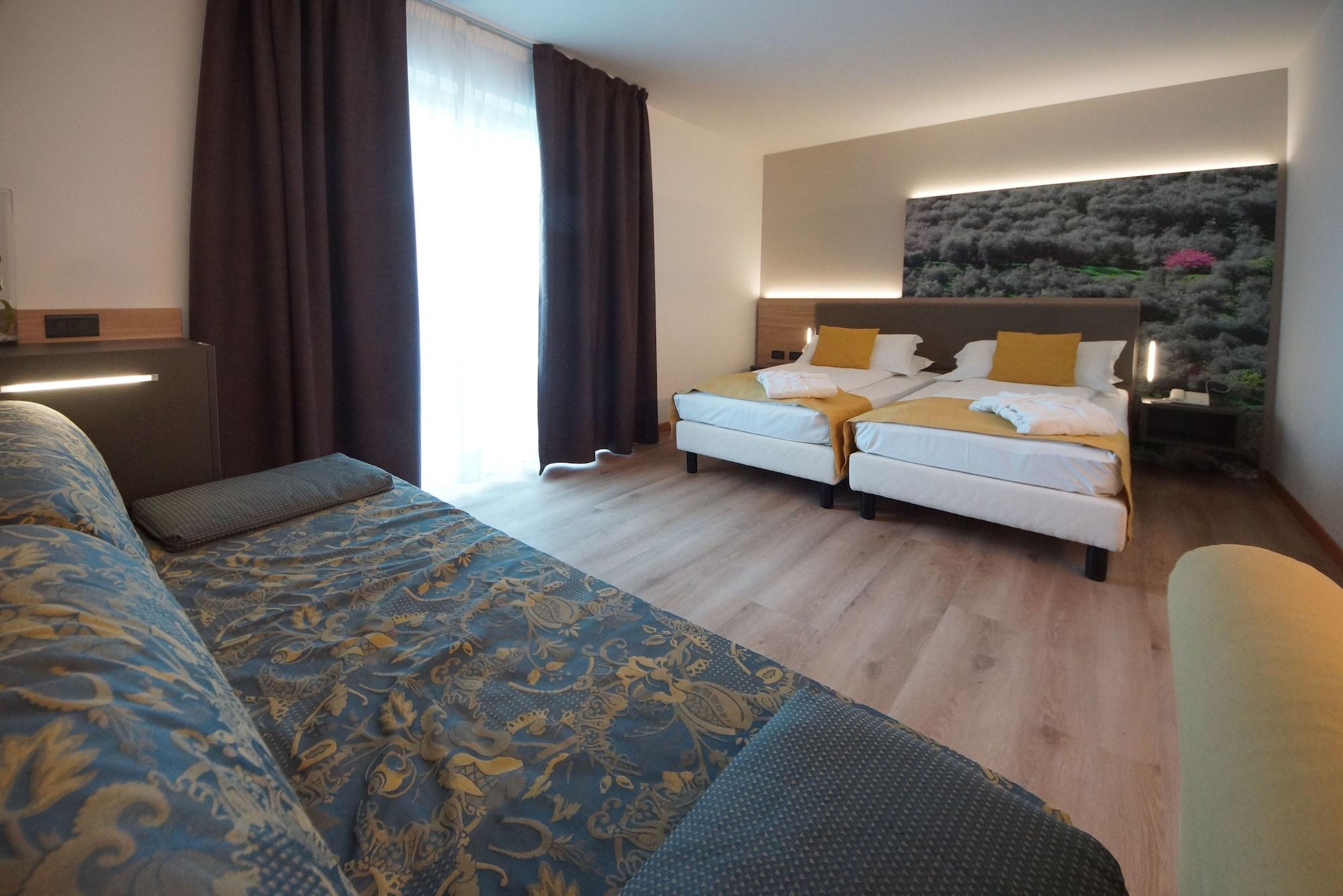 Ambassador Suite Hotel Рива дел Гарда Екстериор снимка