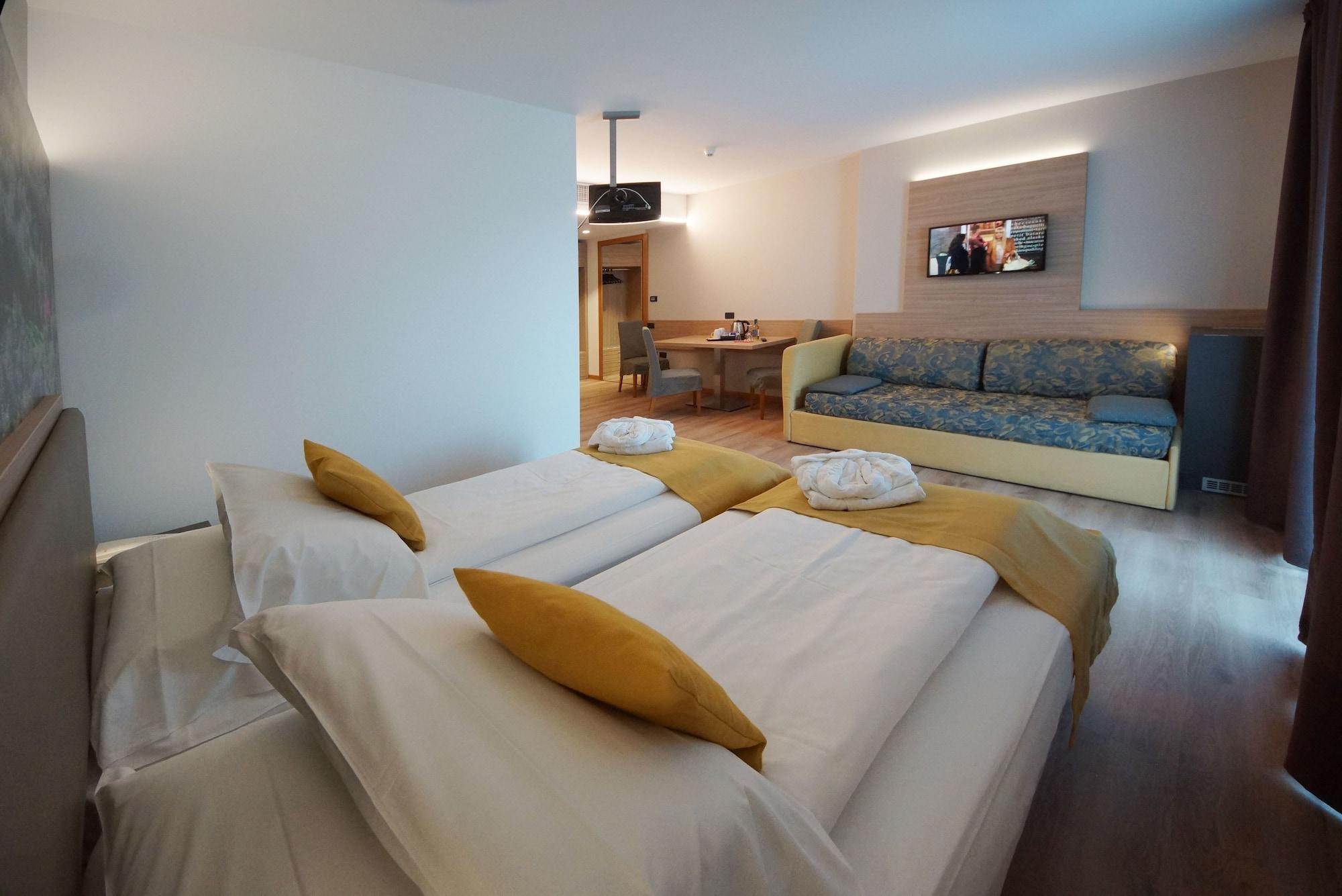 Ambassador Suite Hotel Рива дел Гарда Екстериор снимка