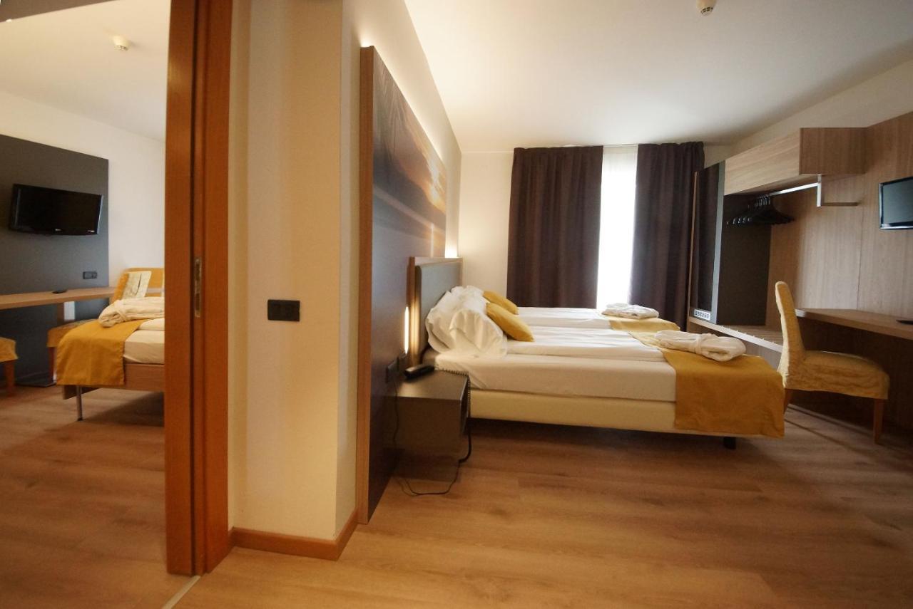 Ambassador Suite Hotel Рива дел Гарда Екстериор снимка
